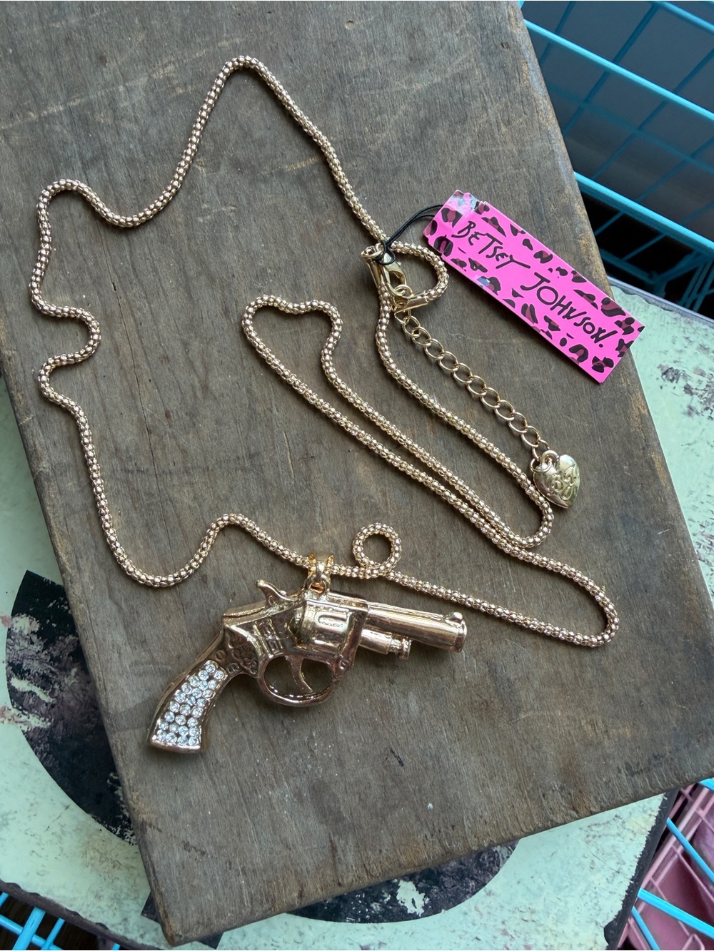 Betsey Johnson NWT Crystal Revolver Gun Pendant Necklace Gold Tone Long Chain - Picture 7 of 7